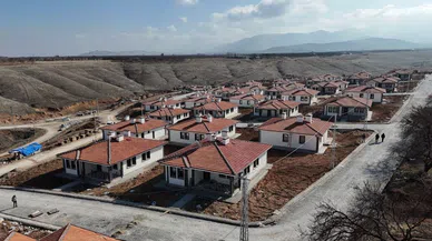Depremzedeler evlerine kavuşuyor