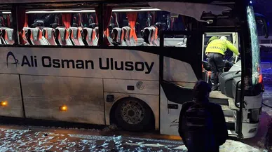 Yolcu otobüsü kaza yaptı: 2’si çocuk 14 yaralı