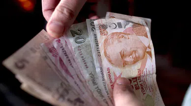 Zamlı emekli maaşları hesaplara yatmaya başladı