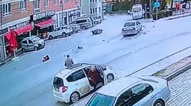 Motosiklete çarpan ehliyetsiz sürücü kaçtı
