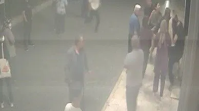 Darp Edilen Doktorun Saçlarını Koparttı