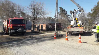 Traktörden çıkan kıvılcım evi küle çevirdi