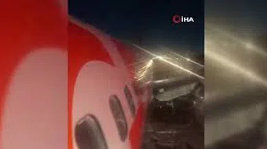 Yolcu uçağı kalkış sırasında araca çarptı