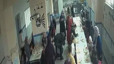 Öğrencisinin hayatını Heimlich manevrası ile kurtardı