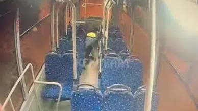 Yeğeninin eşini özel halk otobüsünde öldürdü