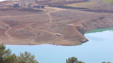 Su Çekilince Eski Köy Ortaya Çıktı