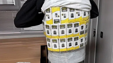 Elektronik sigaraları vücutlarına yapıştıran  6 Bulgar yakalandı