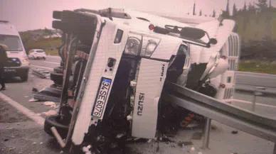 Et yüklü tır devrildi: 1 ölü