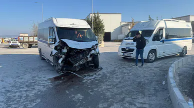 İşçi servisi kaza yaptı: 19 yaralı