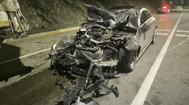 Alkollü sürücü, önce çekiciye sonra tıra çarptı