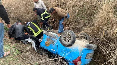 Sulama kanalına devrilen taksinin sürücüsü hayatını kaybetti