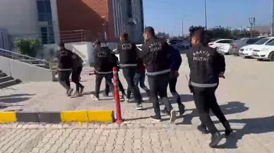 İskenderun'da İşledikleri Çeşitli Suçlardan Aranan 5 Kişi Yakalandı