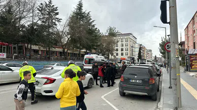 Karşıya Geçmek İsterken Otomobilin Çarptığı Yaya Yaralandı