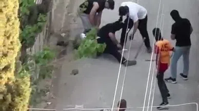 Kar Maskeli Şahıslar  Bir Kişiyi Sopayla Dövüp Kaçtılar