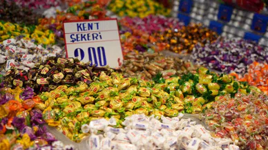 Pazar tezgahları bayram şekerleriyle renklendi