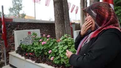 Şehitlikte hüzünlü bayramlaşma