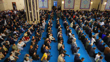 On Binlerce Kişi Abdülhamid Han Camii'nde Bayram Namazı Kıldı