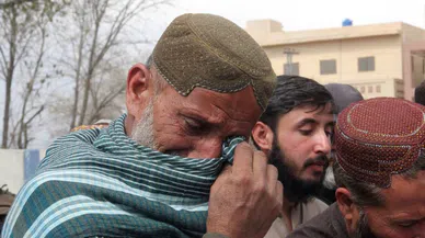 Pakistan'daki tren saldırısında ölü sayısı 31'e yükseldi