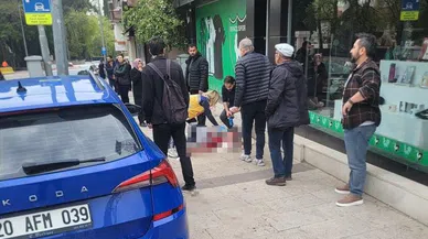 Cezaevinden çıkıp eski karısıyla sevgilisini sokak ortasında bıçakladı