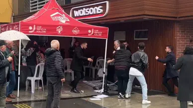 CHP Standına Bıçaklı Saldırı: 1 Yaralı