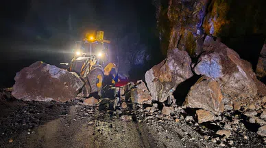 Heyelan Nedeniyle Kapanan Yol Açıldı