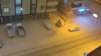 Kahramanmaraş'ın ilçelerinde nisan ayında kar çilesi
