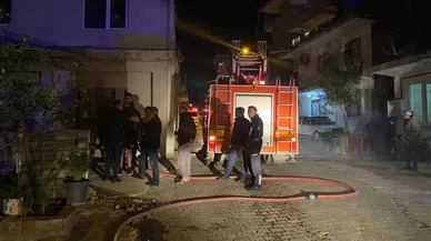 Annesine kızıp evi ateşe verdi, o anları da canlı yayınladı