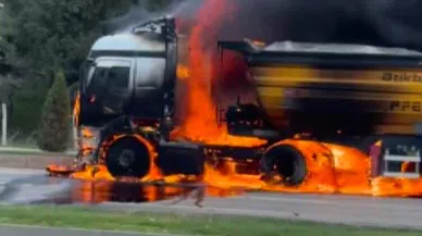 Yanan kamyon küle döndü