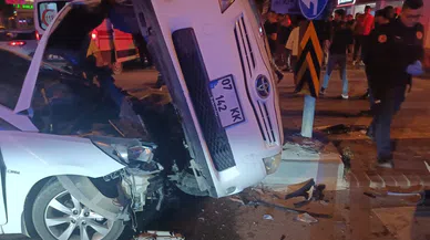 2 Araç Kaza Yaptı Yaralanan Olmadı