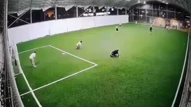 Halı sahada aniden fenalaşan adam hayatını kaybetti