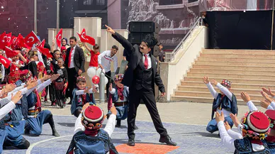 Öğrenciler TBMM'nin Açılışını Canlandırdı