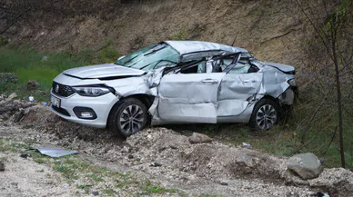 Tırın Dorsesinin Çarptığı Otomobil Şarampole Savruldu: 4 Yaralı