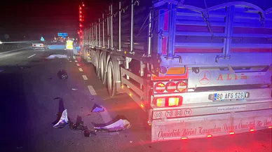 Park Halindeki Tıra Arkadan Çarpan Motosikletin Sürücüsü Öldü