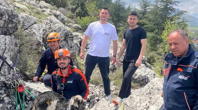 Kayalıklar Arasında Sıkışan Keçi Kurtarıldı