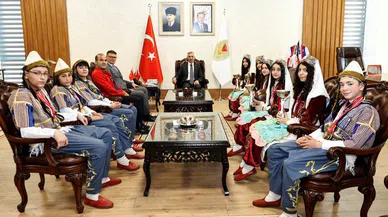 Vali Ünlüer Halk Oyunları Ekibine Başarılar Diledi