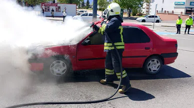 Kahramanmaraş'ta Otomobil Yangını