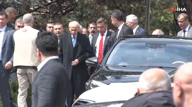 MHP Genel Başkanı Devlet Bahçeli, Türkeş’in mezarını ziyaret etti