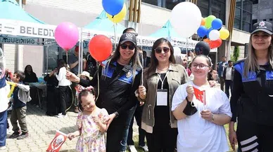 Çocuklar Bayramı Polislerle Kutladı