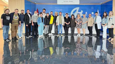 Melek Baykal ve tiyatro ekibi HG Hospital’ı Ziyaret Etti.