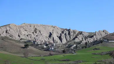 Kahramanmaraş'taki Doğal Kayalıklar Sosyal Medyada Gündem Oldu