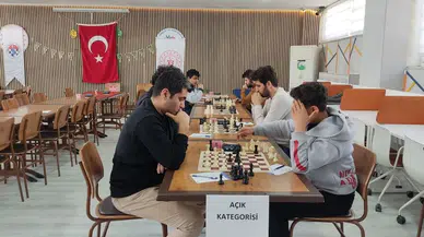 Yeşilay Satranç Turnuvası Batıpark’ta Tamamlandı