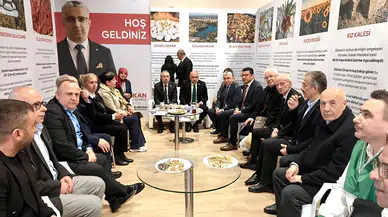 Elbistan Belediye Başkanı Standıyla Dikkat Çekti