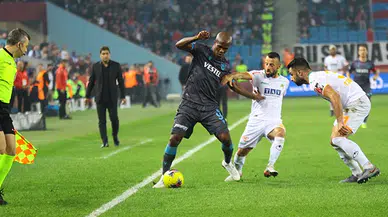 Alanyaspor Trabzonspor Maçında İlk Yarı Sessiz Geçti