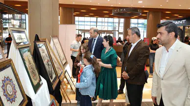 Piazzada Tezhip Sergisi Açıldı