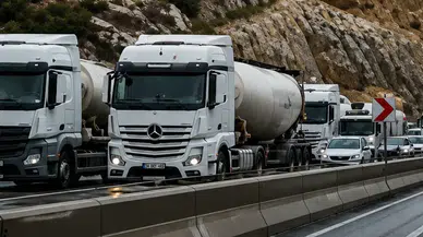 Kahramanmaraş-Gaziantep Yolunda Tır Kazası: Ulaşım Durdu