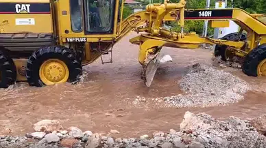 Andırın'da Şiddetli Sağanak Yağış Sele Dönüştü