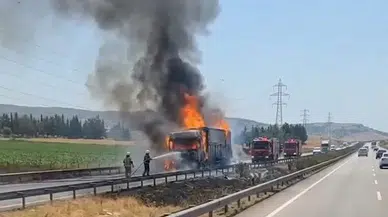 Kahramanmaraş TAG Otoyolu'nda Seyir Halindeki Tır Yandı
