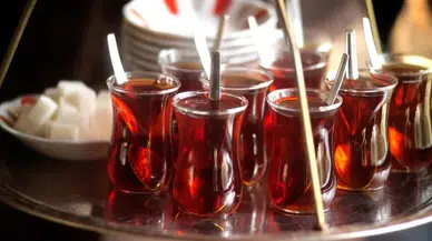 Bakanlık Açıkladı: İki Çay Markasında Yasaklı Boya Tespit Edildi!