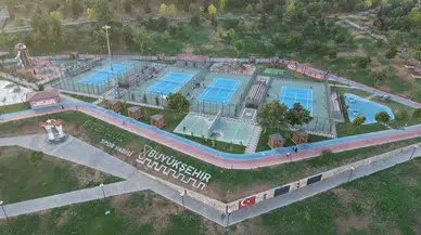 Ödüllü Tenis Turnuvasında Şampiyonluk Heyecanı
