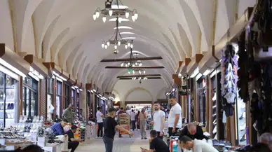 Kahramanmaraş'ın Tarihi Çarşısı Yaz Sıcağına Meydan Okuyor